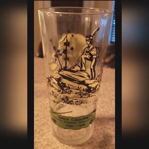 Hero of the Alamo Vintage Collectible Drinking Glass.
